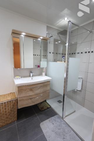Immeuble idéalement situé, immeuble avec fort potentiel – Idéal investisseur ou maison familiale.