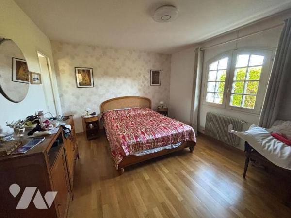 A VENDRE, Gironde, proche Bordeaux, BLANQUEFORT, secteur Tanais, sur un beau terrain non divisi...