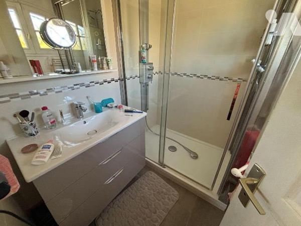 A VENDRE, Gironde, proche Bordeaux, BLANQUEFORT, secteur Tanais, sur un beau terrain non divisi...