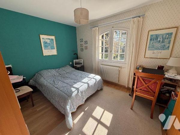 A VENDRE, Gironde, proche Bordeaux, BLANQUEFORT, secteur Tanais, sur un beau terrain non divisi...