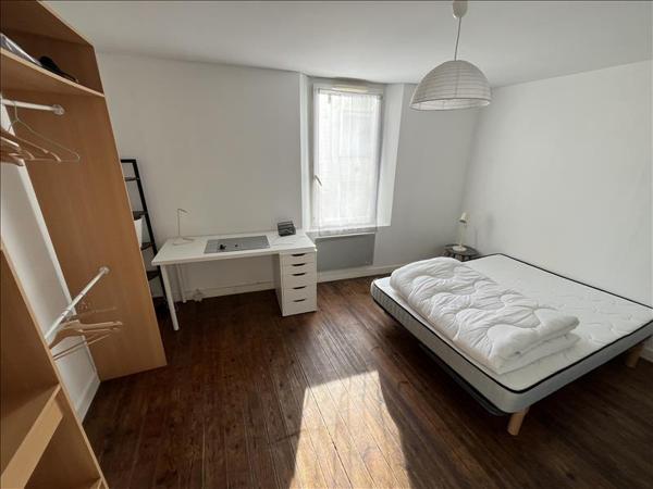 Maison à louer 797 € CC NIORT 3 p 60 m² DPE D