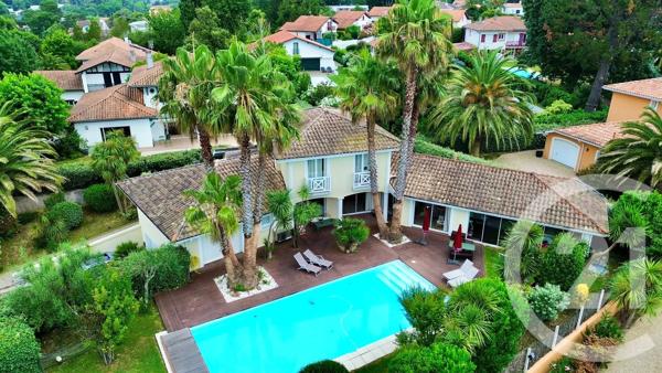 Maison à vendre  7 pièces - 270 m 2   ST JEAN DE LUZ  - 64