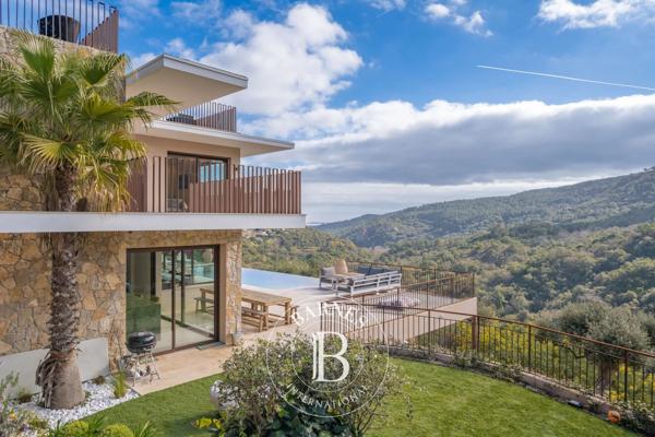 Mandelieu-la-Napoule, Villa 5 Chambres -  318 m² à vendre