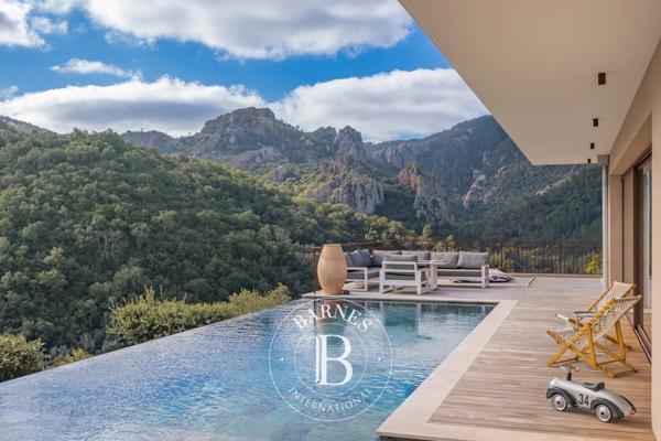 Mandelieu-la-Napoule, Villa 5 Chambres -  318 m² à vendre