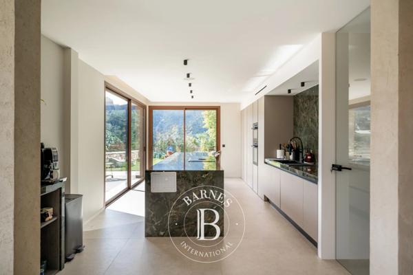 Mandelieu-la-Napoule, Villa 5 Chambres -  318 m² à vendre