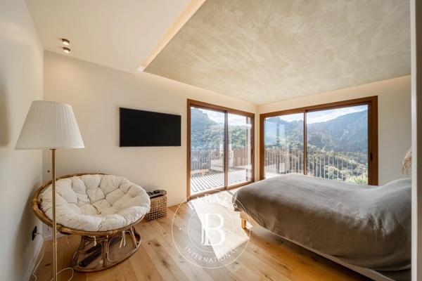 Mandelieu-la-Napoule, Villa 5 Chambres -  318 m² à vendre
