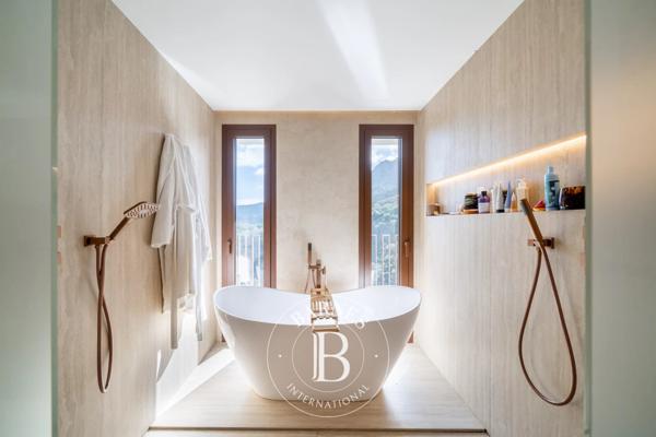 Mandelieu-la-Napoule, Villa 5 Chambres -  318 m² à vendre