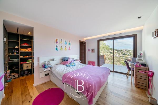 Mandelieu-la-Napoule, Villa 5 Chambres -  318 m² à vendre