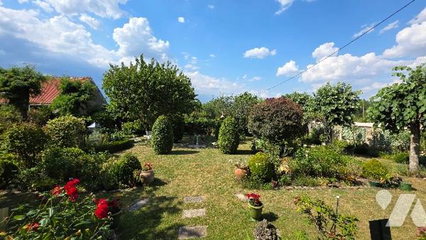 Mison de Maître de 220 m² habitable au coeur de Vendoeuvres 36. 5 chambres, Charmant jardin arboré.