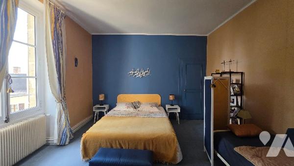 Mison de Maître de 220 m² habitable au coeur de Vendoeuvres 36. 5 chambres, Charmant jardin arboré.