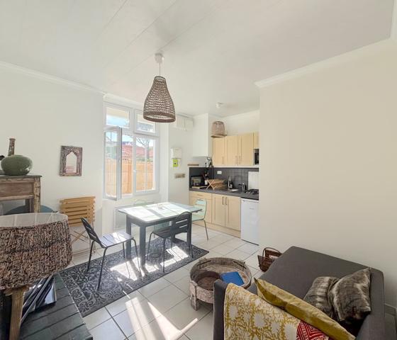 Appartement
         2 pièces
        - 35 m² Exclusivité 215 000 € *