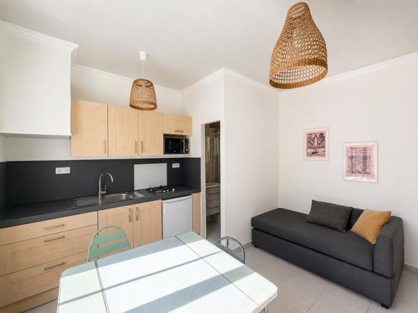 Appartement
         2 pièces
        - 35 m² Exclusivité 215 000 € *