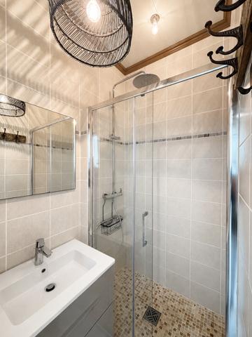 Appartement
         2 pièces
        - 35 m² Exclusivité 215 000 € *