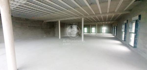 Location Local commercial 10 pièces 470 m2 à Saint-Jean-du-Cardonnay