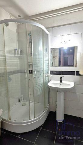 T4 Hyper centre avec petit exterieur