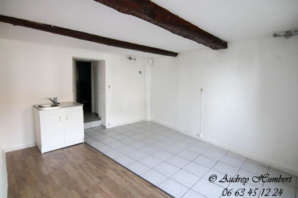 EXCLUSIVITE à LA BRILLANNE, IDEAL INVESTISSEMENT,  STUDIO avec travaux  en RDC de 20 m2