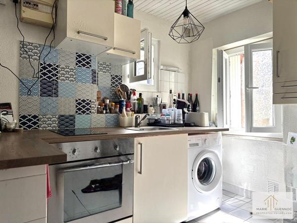 Studio en duplex hyper centre de Nantes vendu avec cave et locataire en place