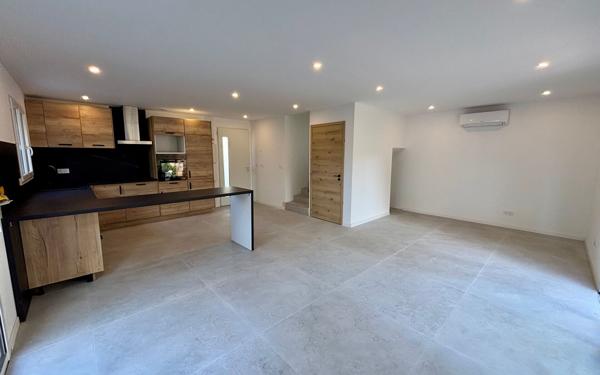 Maison à vendre    4 pièces • 80 m2 Toulon