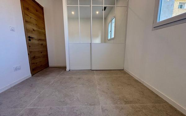 Maison à vendre    4 pièces • 80 m2 Toulon