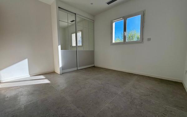 Maison à vendre    4 pièces • 80 m2 Toulon