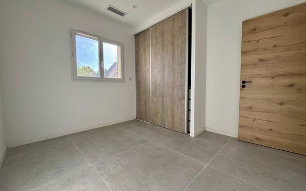 Maison à vendre    4 pièces • 80 m2 Toulon