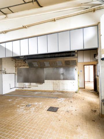 Location                                                      Fonds de commerce
                        
                                         405 m2                     à Bois-le-Roi