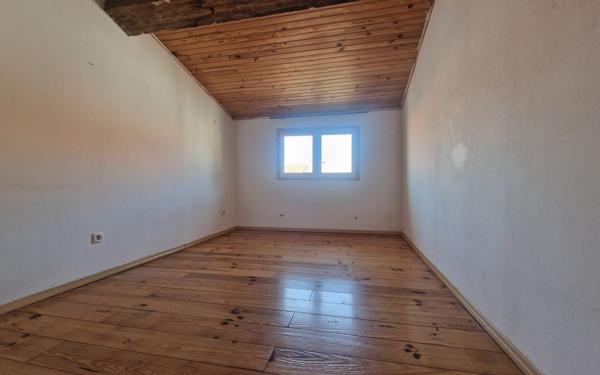 Maison à vendre    7 pièces •  Saint-Estève