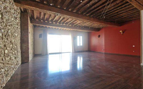 Maison à vendre    7 pièces •  Saint-Estève