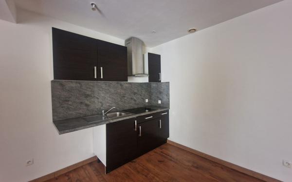 Maison à vendre    7 pièces •  Saint-Estève