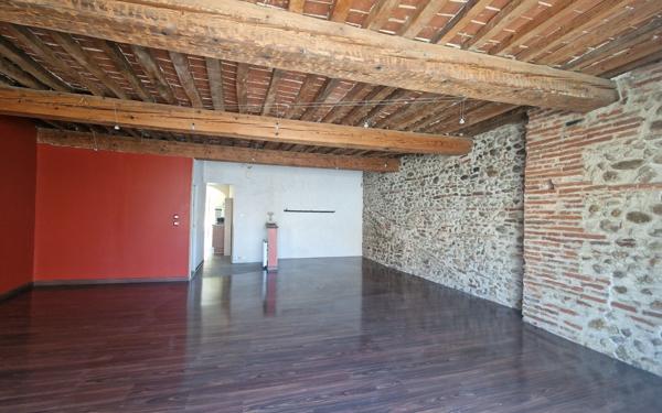 Maison à vendre    7 pièces •  Saint-Estève