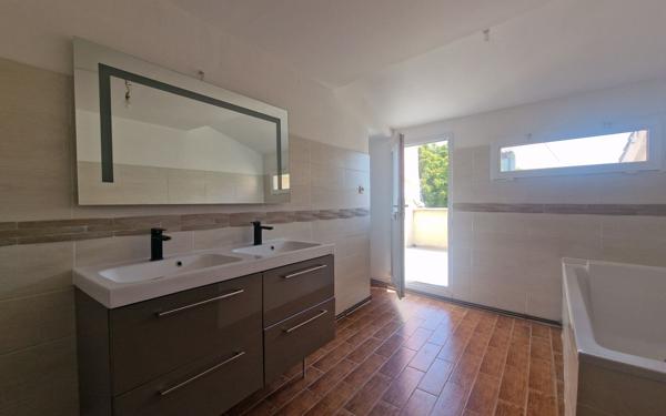 Maison à vendre    7 pièces •  Saint-Estève