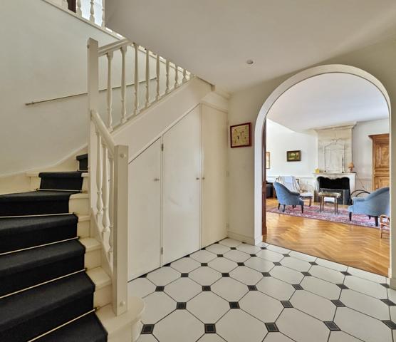 Maison  6 pièce(s)  4 chambre(s)  147.32 m²