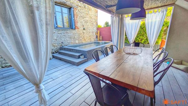 Maison de village rénovée avec goût  155 m² + garage 50 m² et 2 place de parkings
