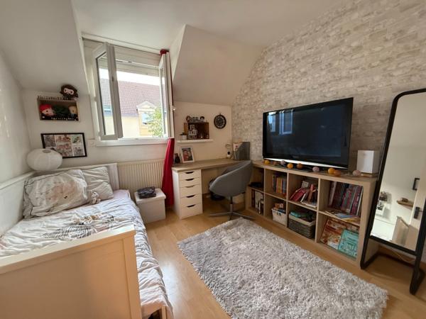 Appartement duplex 4 pièces de 80m² SAINT OUEN L'AUMONE (95) avec terrasse de 32m²