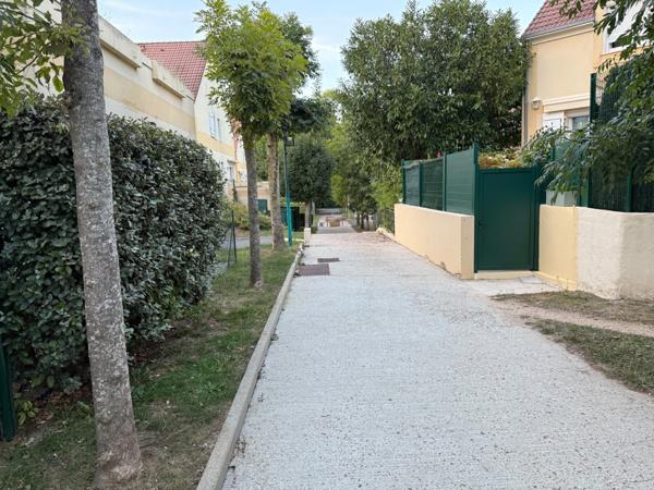 Appartement duplex 4 pièces de 80m² SAINT OUEN L'AUMONE (95) avec terrasse de 32m²