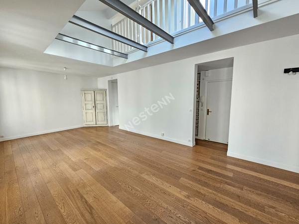 PUTEAUX CENTRE VILLE : DUPLEX de 90m² en Carrez et 120m² au sol avec 3 chambres et 2 caves