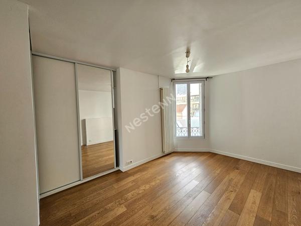 PUTEAUX CENTRE VILLE : DUPLEX de 90m² en Carrez et 120m² au sol avec 3 chambres et 2 caves