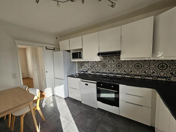 PUTEAUX CENTRE VILLE : DUPLEX de 90m² en Carrez et 120m² au sol avec 3 chambres et 2 caves