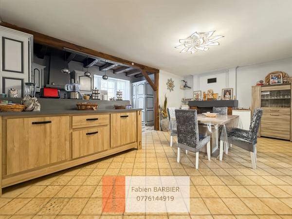 Maison de ville rénovée – 180 m² VILLIERS COUTURE (17)