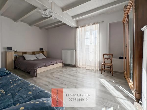 Maison de ville rénovée – 180 m² VILLIERS COUTURE (17)