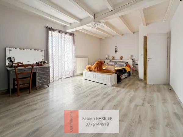 Maison de ville rénovée – 180 m² VILLIERS COUTURE (17)