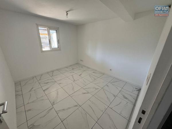 A louer joli F2 indépendant au rez-de-chaussée d'une villa avec cours privée le Tampon Bras Creux