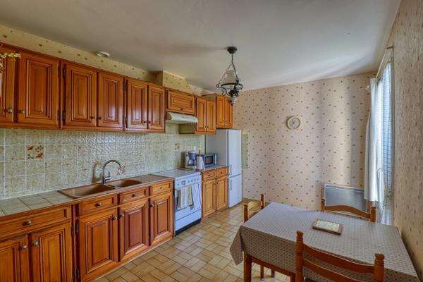 À vendre : Maison de type Foyer Cantalien à Mauriac (Cantal), 106m² , 4ch