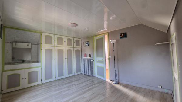 Maison Mantes La Ville de 3ch sur plus de 200m² de terrain avec parking