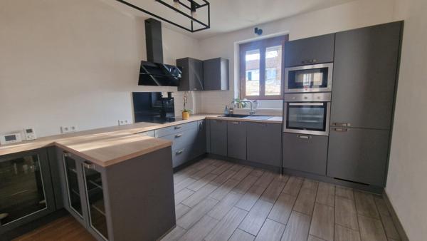 Maison Mantes La Ville de 3ch sur plus de 200m² de terrain avec parking