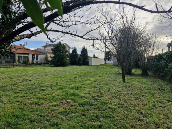 Terrain constructible de 527 m² avec CU