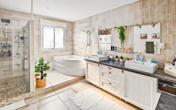 Maison à vendre    7 pièces •  Caussade