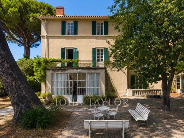 Bastide de caractère à rénover sur plus de 2 200 m² de terrain