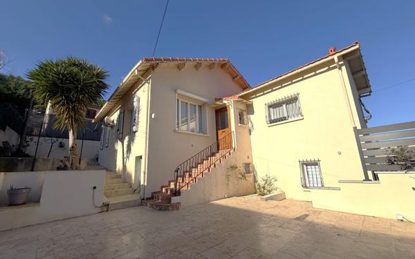 Maison à vendre    4 pièces • 106,70 m2 Marseille 9