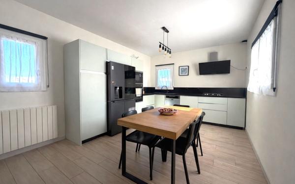 Maison à vendre    4 pièces • 106,70 m2 Marseille 9